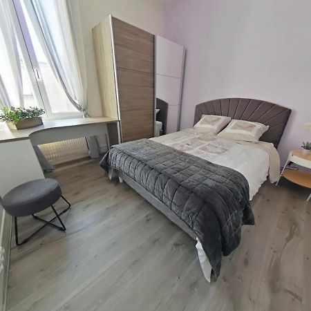 Апартаменты Logement Place D'Erlon Hypercentre Avec Balcon Реймс Экстерьер фото